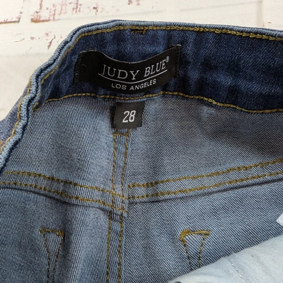 Judy Blue distressed skinny fit jeans - Picture 3 of 4